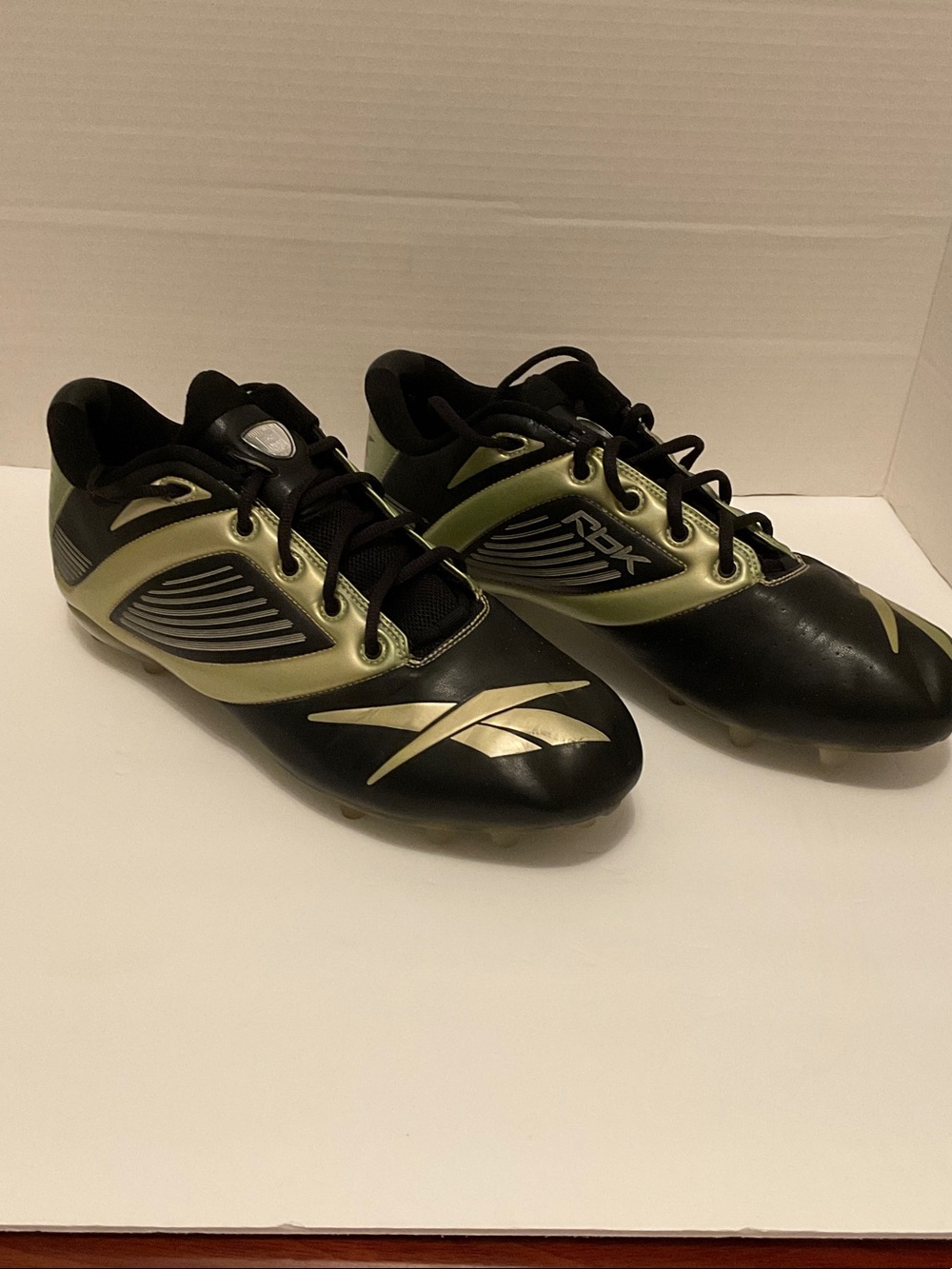 Reebok Men's Black and Metallic Gold Athletic Cleats 13